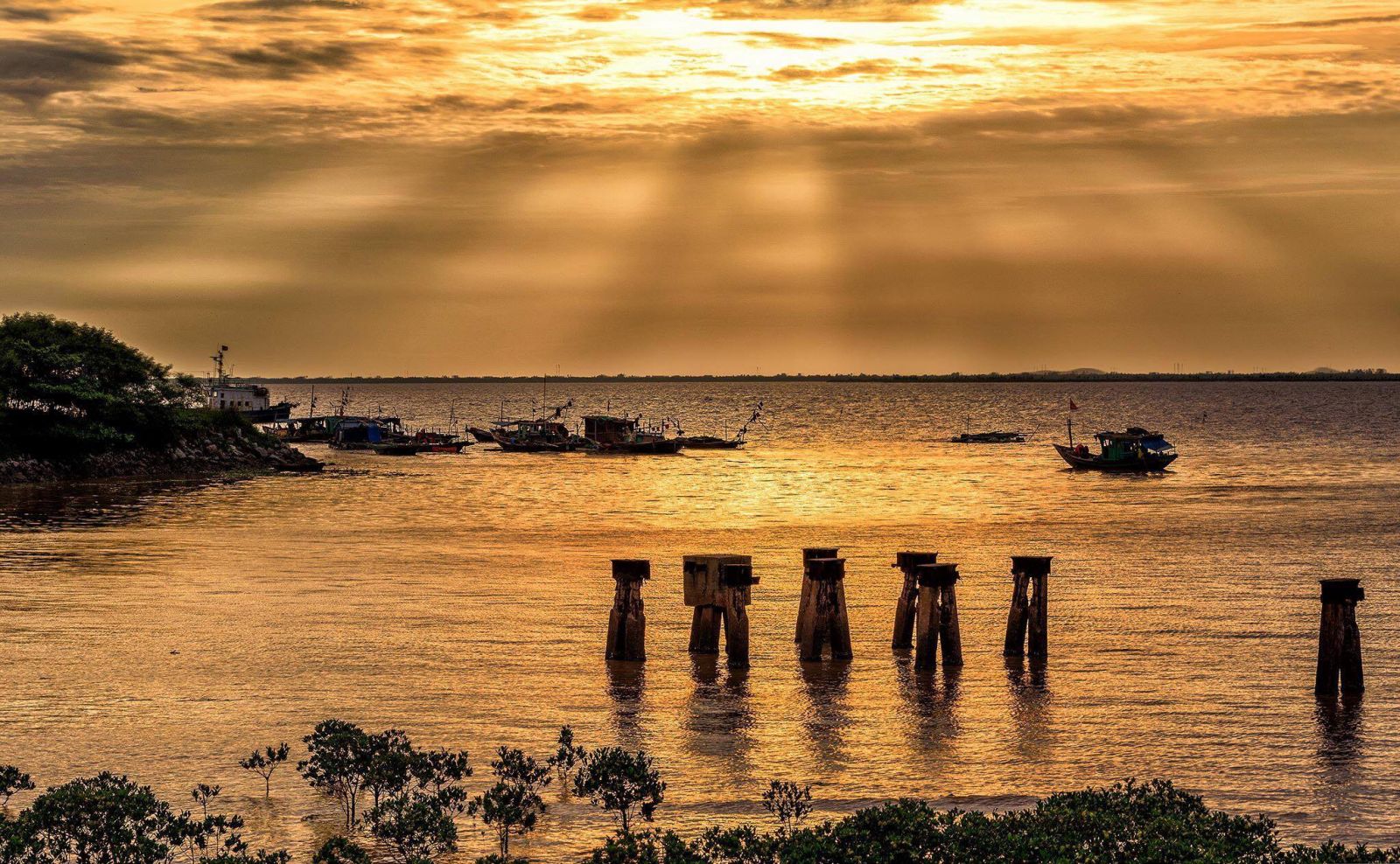 di tích bến tàu không số